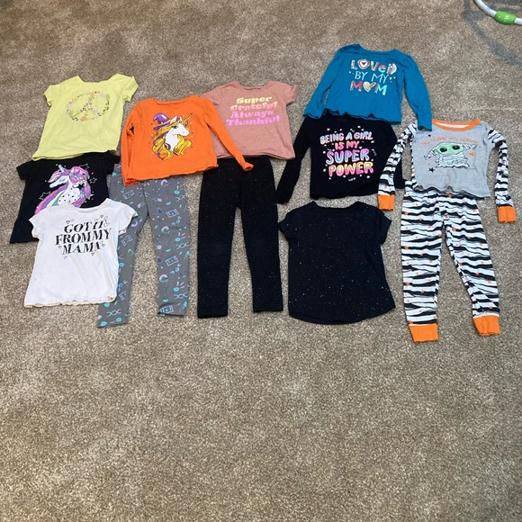 Girls size 6 tops/bottoms. - Picture 2 of 6